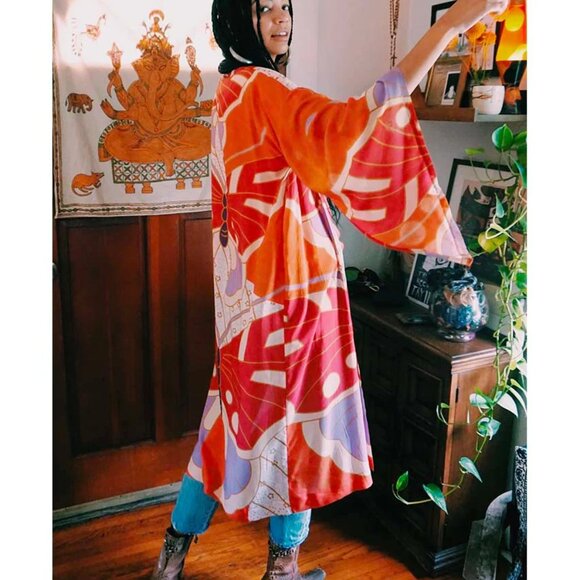 Novella Royale - The Georgia Robe in Red Butterfly Size Small - Picture 6 of 16